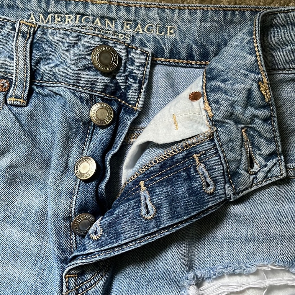 COPY - American Eagle “Tomgirl” ripped jeans - Picture 8 of 16